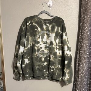 Gildan Green and Cream Tie-Dye Sweatshirt